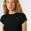T-Shirt mit gesticktem Logo und Rippstrick