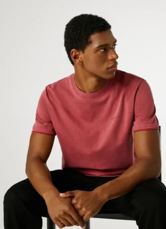 t shirt mit logo print in regular passform 1 57 330x456 - T-Shirt mit Logo-Print in Regular-Passform
