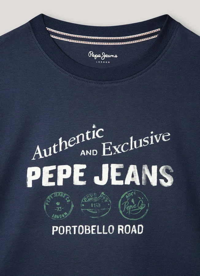 T-Shirt mit Print und lockerer Passform T-Shirt mit Print und lockerer Passform