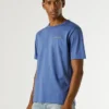 T-Shirt mit Regular Fit und Rückenaufdruck