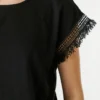 T-Shirt mit Rundhalsausschnitt und Fransen