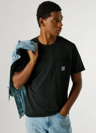 T-Shirt mit Vordertasche in Regular Fit