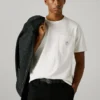 T-Shirt mit Vordertasche in Regular Fit