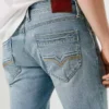 Taper-Fit-Jeans mit mittlerer Leibhöhe – Spike Taper-Fit-Jeans mit mittlerer Leibhöhe – Spike
