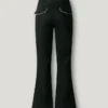 Twill-Hose mit ausgestelltem Schnitt Twill-Hose mit ausgestelltem Schnitt