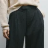 Weit geschnittene gestreifte Hose Weit geschnittene gestreifte Hose