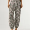 Weit geschnittene Hose mit Blumenmuster Weit geschnittene Hose mit Blumenmuster