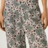 Weit geschnittene Hose mit Blumenmuster Weit geschnittene Hose mit Blumenmuster