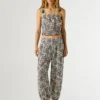 Weit geschnittene Hose mit Blumenmuster Weit geschnittene Hose mit Blumenmuster