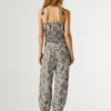 Weit geschnittene Hose mit Blumenmuster Weit geschnittene Hose mit Blumenmuster