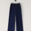 Weite, fließende Hose