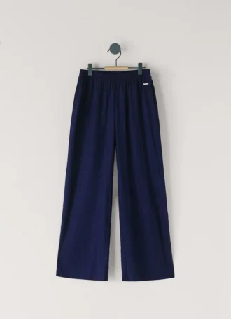 Weite, fließende Hose