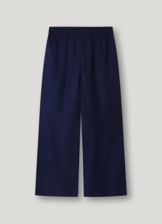 Weite, fließende Hose