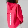 Windjacke mit Kapuze
