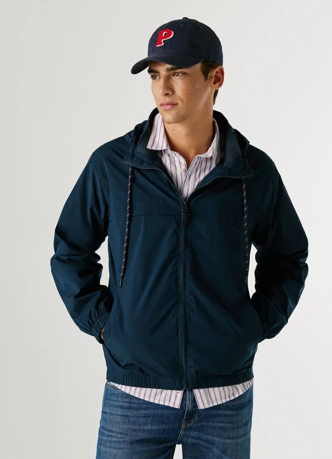 Windjacke mit Kapuze Windjacke mit Kapuze