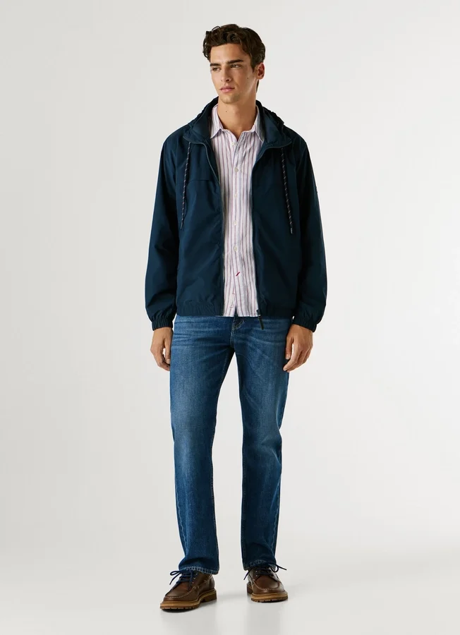 Windjacke mit Kapuze Windjacke mit Kapuze
