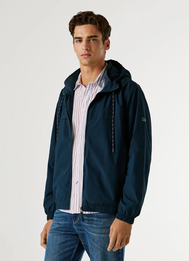 Windjacke mit Kapuze Windjacke mit Kapuze