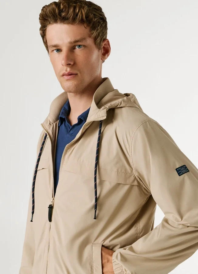 Windjacke mit Kapuze Windjacke mit Kapuze
