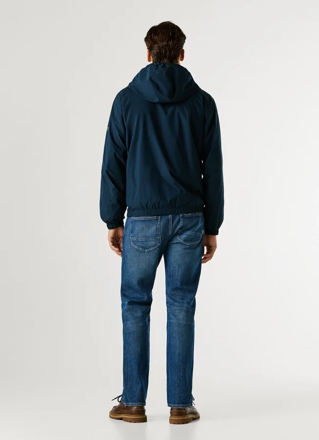 Windjacke mit Kapuze Windjacke mit Kapuze