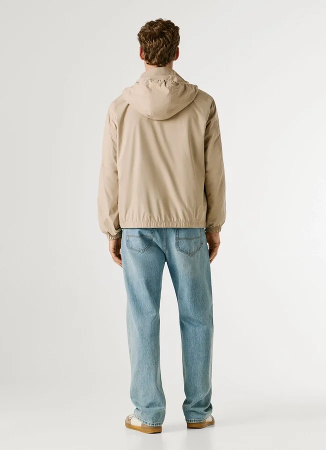 Windjacke mit Kapuze Windjacke mit Kapuze